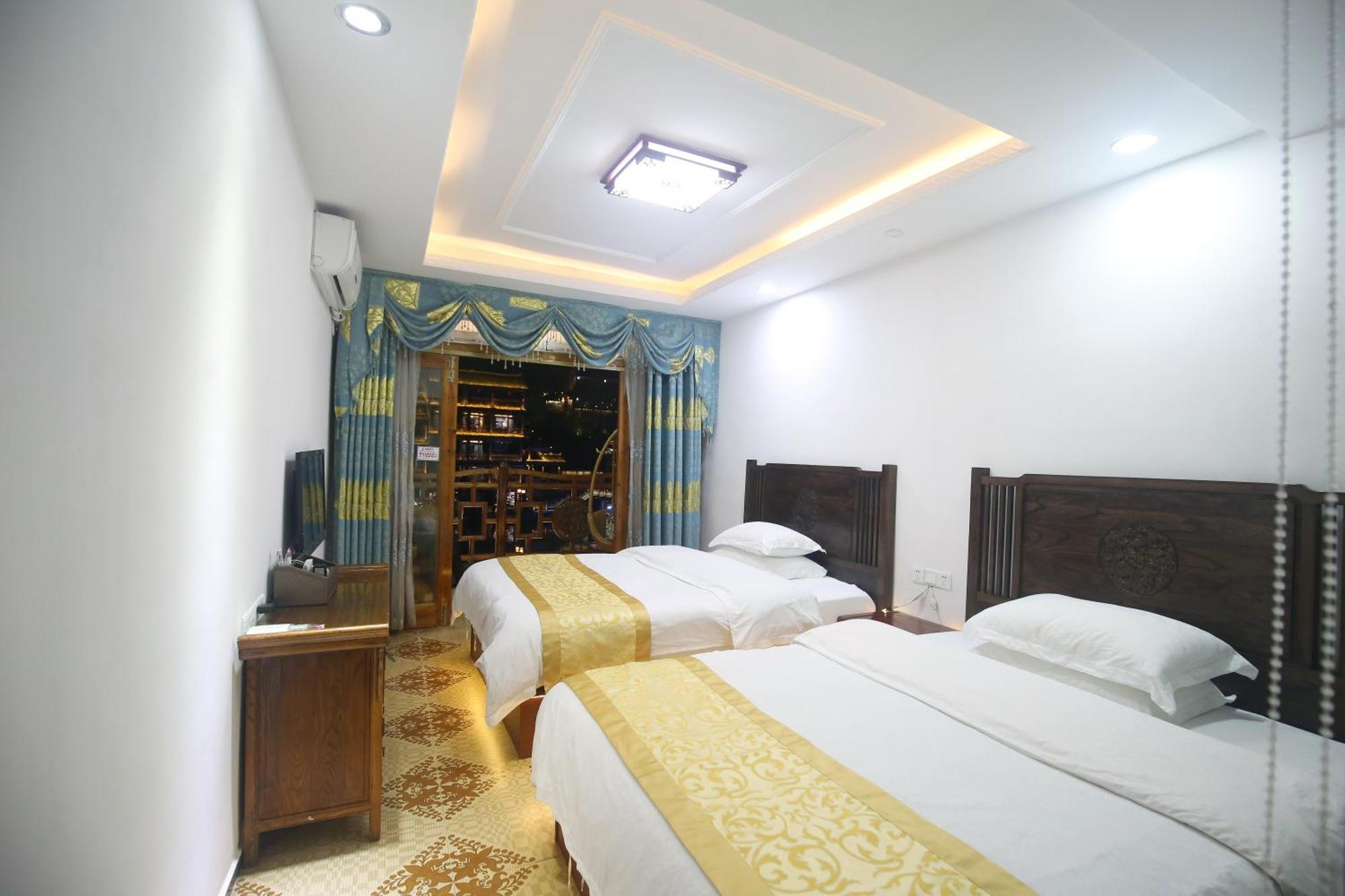 Lqj Riverside Guest House Фэнхуан Экстерьер фото