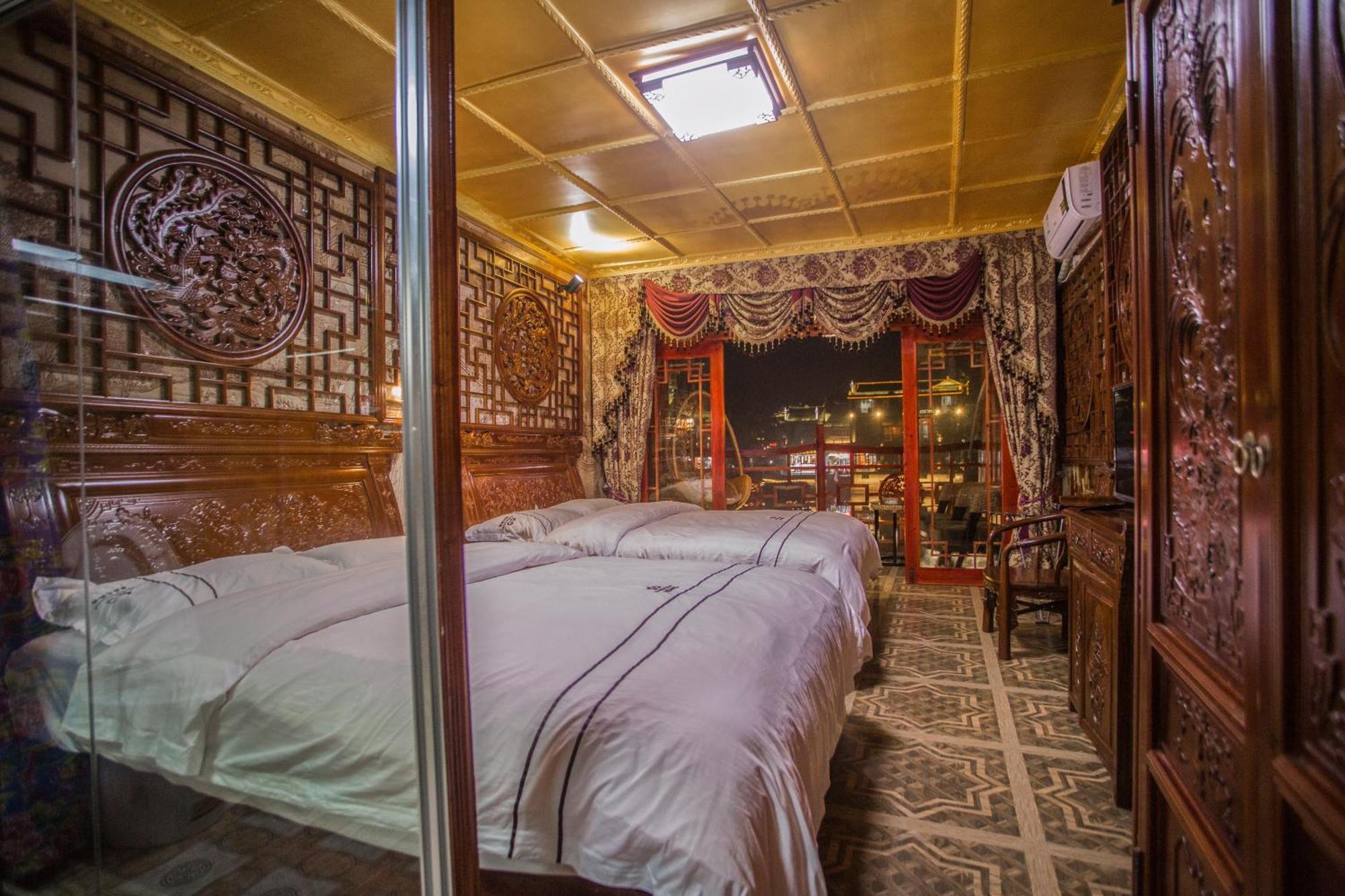 Lqj Riverside Guest House Фэнхуан Экстерьер фото