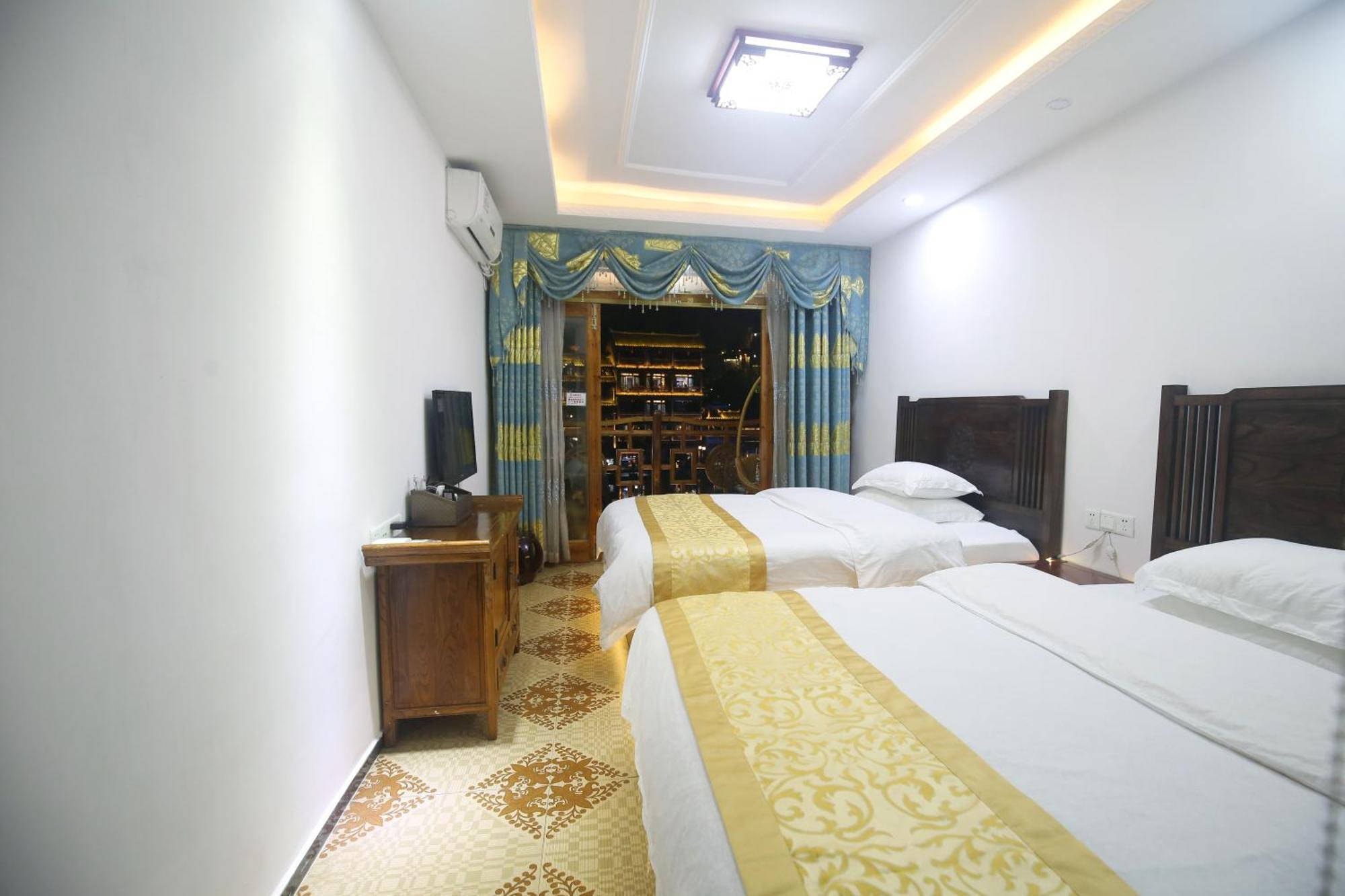 Lqj Riverside Guest House Фэнхуан Экстерьер фото